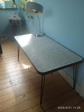 Grijs witte Formica salontafel jaren 60 beschikbaar voor biedingen
