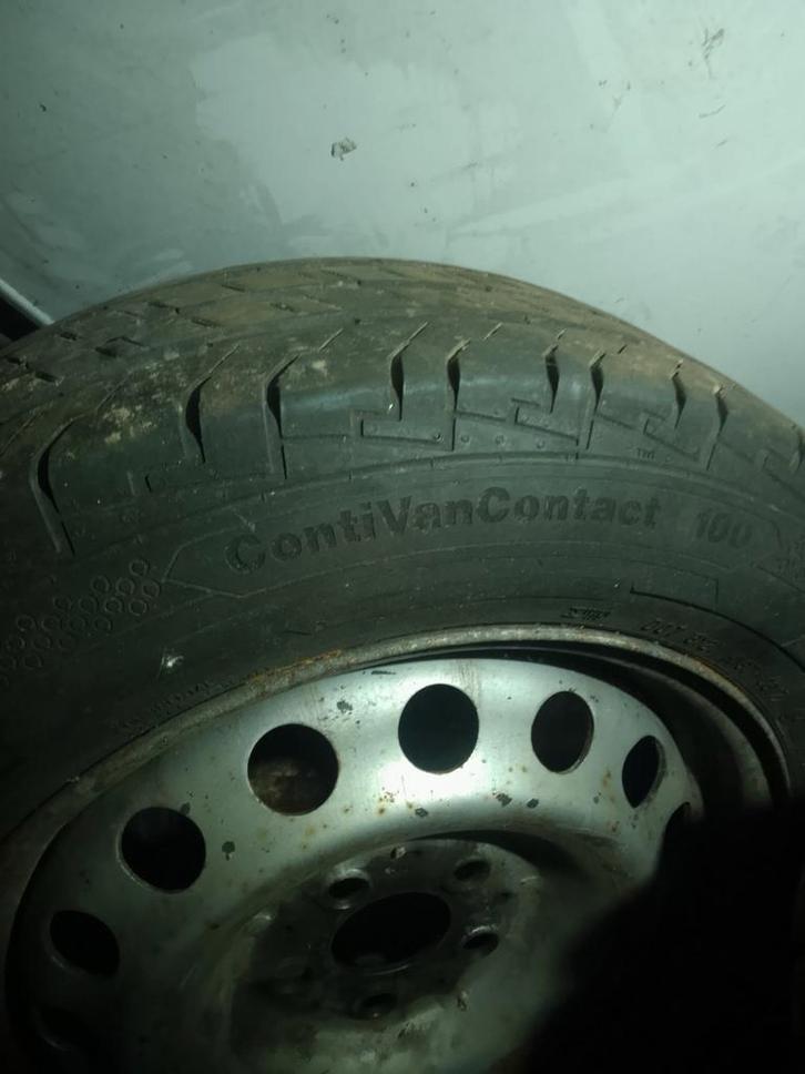 Continental pneus hiver 195/65 R 16 jantes vito 639, Autos : Pièces & Accessoires, Pneus & Jantes, Pneu(s), Pneus hiver, Utilisé