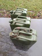 3x Jerrycans métalliques 20L + 1 bec verseur, Enlèvement, Utilisé
