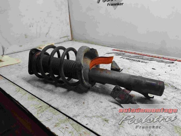 Schokdemper links-voor van een Mazda 5, Auto-onderdelen, Ophanging en Onderstel, Mazda, Gebruikt, 3 maanden garantie, Ophalen of Verzenden