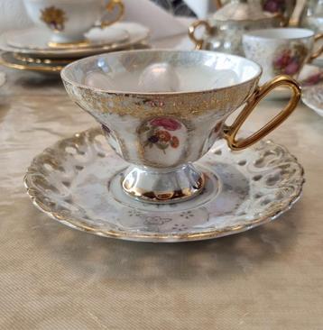 Theeservies  beschikbaar voor biedingen