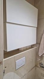 2 armoirs ikea en bon etat avec 2 verres etagère, Huis en Inrichting, Badkamer | Badkamermeubels, Ophalen, Gebruikt