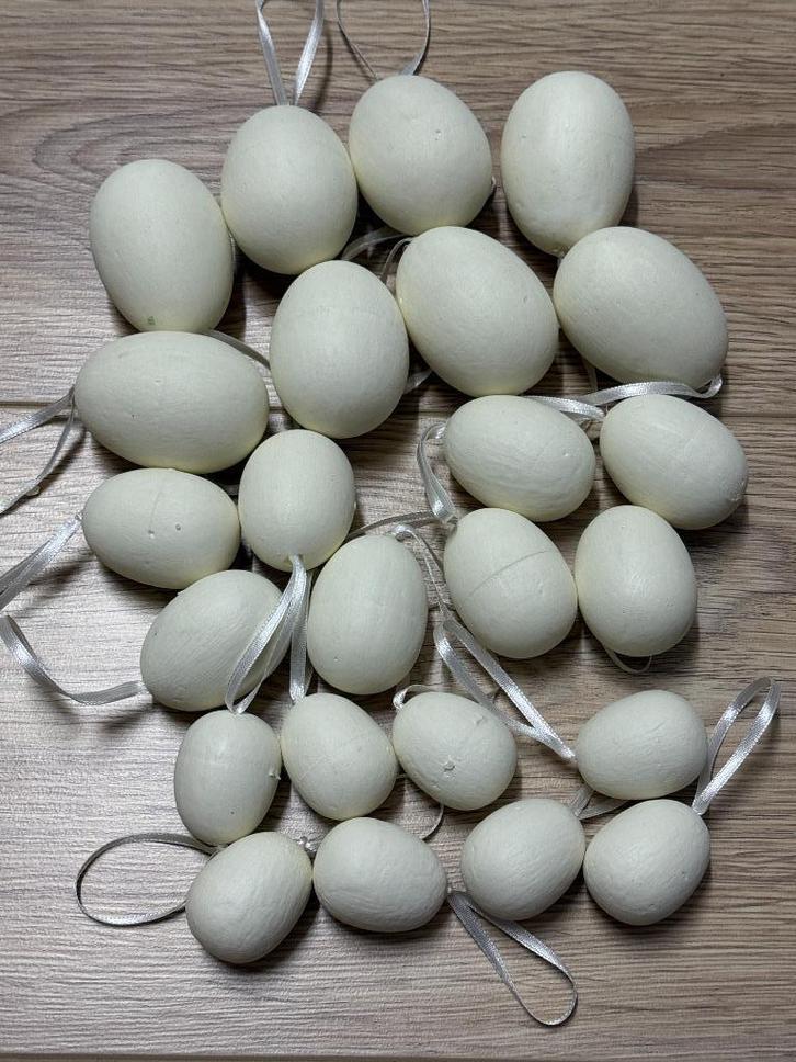 Paaseitjes met ophanglusje (24 stuks), Diversen, Pasen, Nieuw, Ophalen of Verzenden