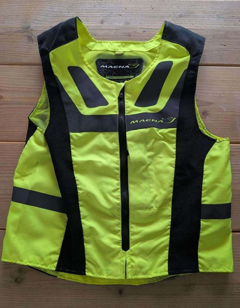 Veste de moto entièrement réfléchissante Macna Vision 4 - S, Motos, Vêtements | Vêtements de moto, Manteau | tissu, Femmes, Hommes