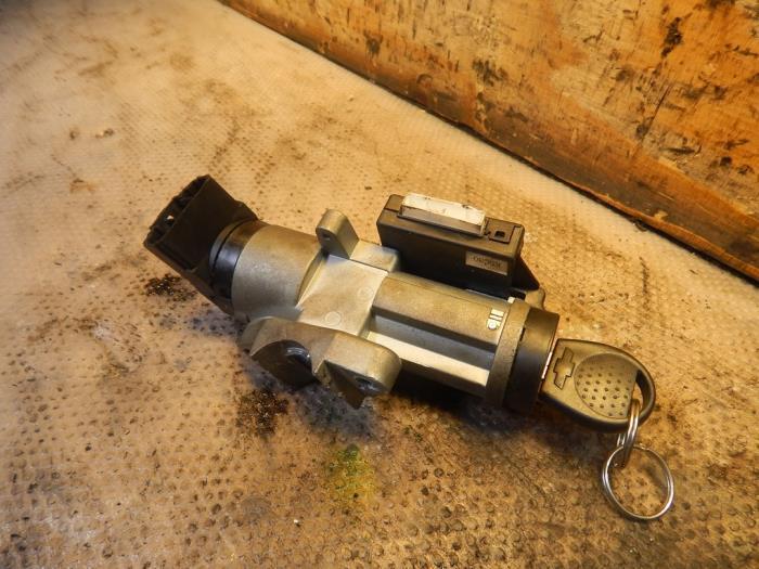 Kontaktslot + Sleutel van een Chevrolet Spark, Auto-onderdelen, Overige Auto-onderdelen, Gebruikt, 3 maanden garantie, Ophalen of Verzenden
