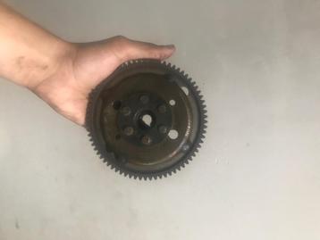 Am6 vliegwiel met startkrans beschikbaar voor biedingen