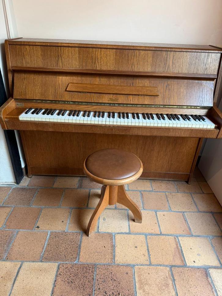 ROSLER piano met kruk, Muziek en Instrumenten, Piano's, Zo goed als nieuw, Piano, Ophalen