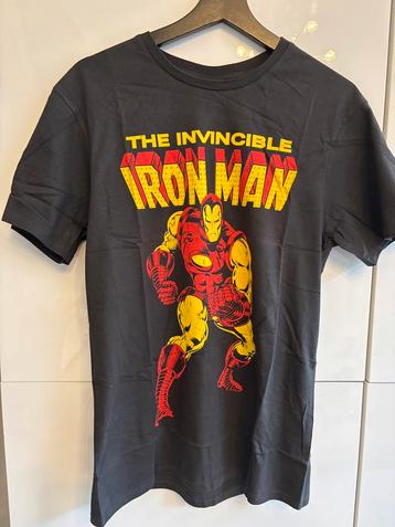 Verschillende T-shirtmodellen van Marvel, Star Wars en DC  beschikbaar voor biedingen