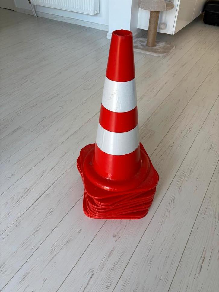 10 Verkeerskegels, Auto diversen, Overige Auto diversen, Ophalen