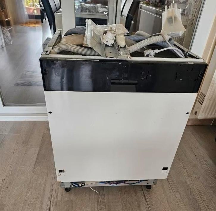 Lave-vaisselle entièrement encastré AEG F65060, Electroménager, Lave-vaisselle, Utilisé, Encastré, 90 à 95 cm, 45 à 60 cm, 10 à 14 litres