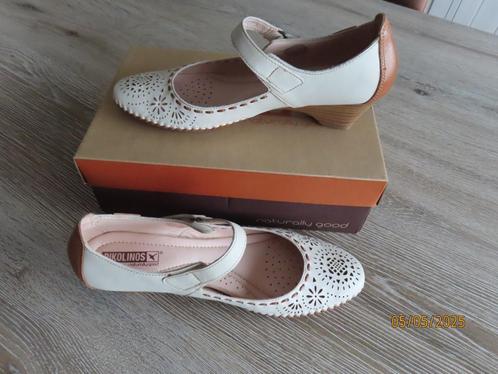 Schoenen van Pikolinos - maat 40, Kleding | Dames, Schoenen, Zo goed als nieuw, Schoenen met lage hakken, Overige kleuren, Ophalen of Verzenden