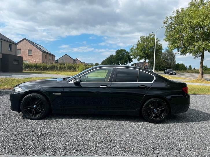 BMW 518d sportpakket volledig zwart zonnedak, Auto's, BMW, Particulier, 5 Reeks, ABS, Adaptive Cruise Control, Airbags, Airconditioning