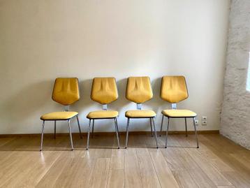 Gispen zeldzame bureaustoelen uit Nimbusreeks (1984) beschikbaar voor biedingen