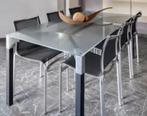 Eettafel mat glazen blad en 6 stapelbare stoelen, Huis en Inrichting, Ophalen, Zo goed als nieuw, Tijdloos