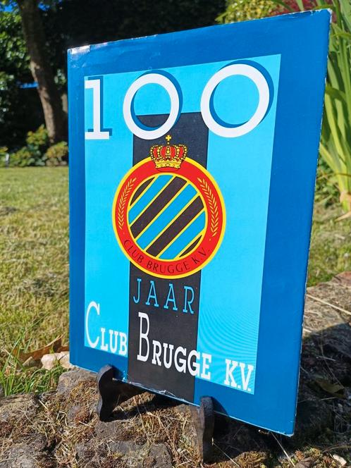 100 jaar Club Brugge - boek, Collections, Articles de Sport & Football, Comme neuf, Livre ou Revue, Enlèvement ou Envoi