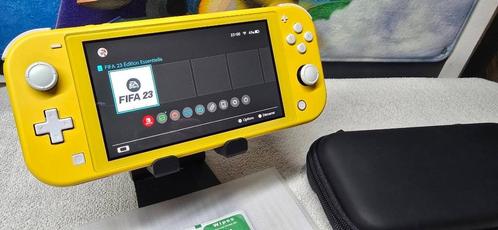 gele switch lite console + game+hoesje + oplader en garantie, Games en Spelcomputers, Games | Nintendo Switch, Zo goed als nieuw