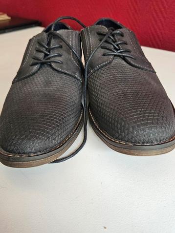 Schoenen M42 beschikbaar voor biedingen