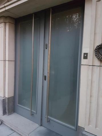 veiligheidsslot deur + 2 inox deurhandvaten beschikbaar voor biedingen