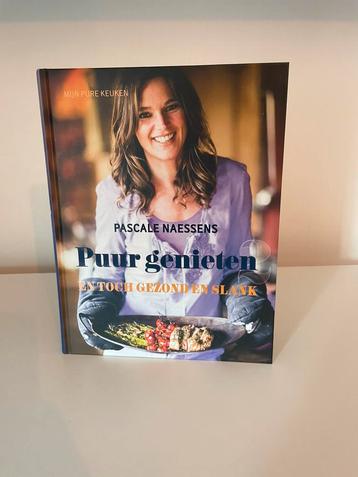 Pascale Naessens - 2 beschikbaar voor biedingen