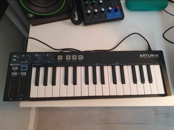 Arturia Keystep, Muziek en Instrumenten, Midi-apparatuur, Zo goed als nieuw, Ophalen