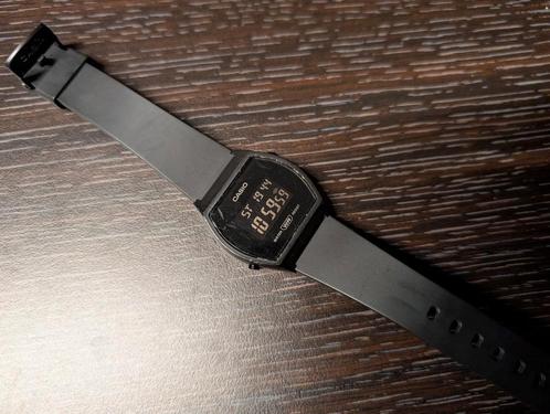 Casio Sport Watch LW-204-1BCF, Handtassen en Accessoires, Sporthorloges, Zo goed als nieuw, Ophalen of Verzenden