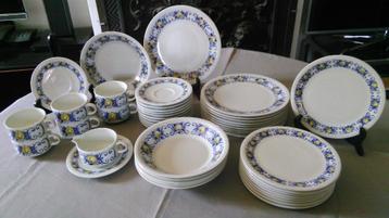 Vaisselle Villeroy & Boch Cadiz 44 pièces en porcelaine, Enlèvement ou Envoi, Porcelaine, Assiettes(s)