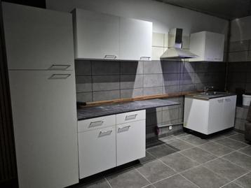 Cuisine équipée complete beschikbaar voor biedingen