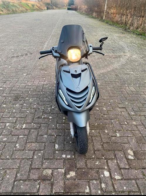 Piaggio zip 50cc b klasse, Fietsen en Brommers, Scooters | Piaggio, Zo goed als nieuw, Zip, Ophalen
