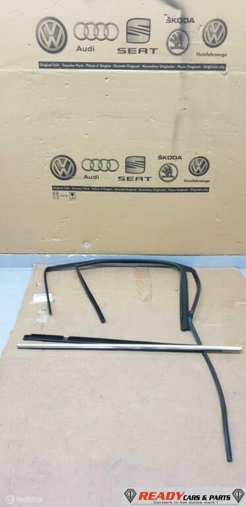 GOLF 7 VARIANT LINKSACHTER DEUR RUBBER LIJST CHROME Portier beschikbaar voor biedingen
