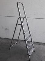 Leifheit huishoudtrap 5 Treden, Doe-het-zelf en Bouw, Ladders en Trappen, Ladder, Gebruikt, Opvouwbaar of Inschuifbaar, Minder dan 2 meter