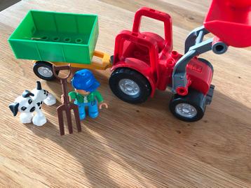 Duplo tractor met accessoires beschikbaar voor biedingen