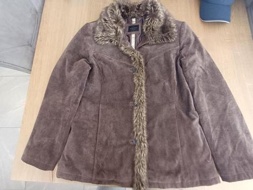 Donna - prachtige daim vest (Mt 40), Kleding | Dames, Jassen | Winter, Zo goed als nieuw, Maat 38/40 (M), Bruin, Ophalen of Verzenden