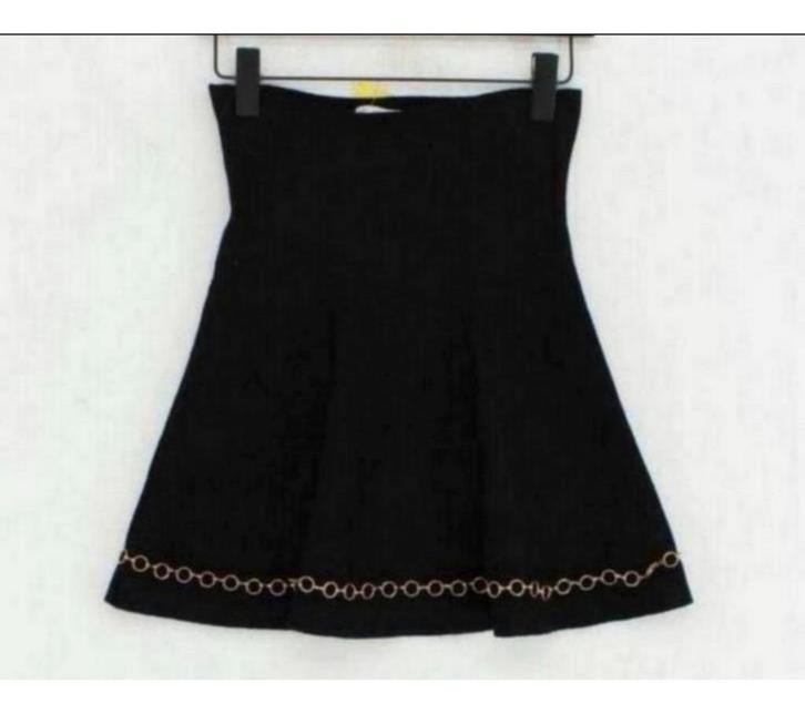 Zara Knit - Zwarte rok maat M NIEUW met goudkleurige ketting, Kleding | Dames, Rokken, Nieuw, Maat 38/40 (M), Zwart, Boven de knie