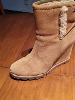 UGG BOTTINE COMPENSER DAIM36, Vêtements | Femmes, Chaussures, UGG, Bottes de pluie, Beige, Comme neuf