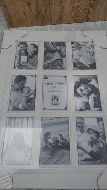 witte houten fotokader voor 9 foto's beschikbaar voor biedingen