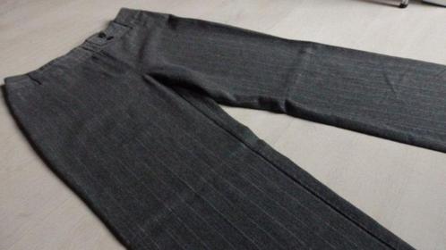 grijze broek met fijn verticaal streepje - Mango - 36, Vêtements | Femmes, Culottes & Pantalons, Comme neuf, Taille 36 (S), Gris