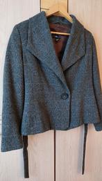 Blazer court élégant à col en V pour femmes avec ceinture, Vêtements | Femmes, Vestes & Costumes, Enlèvement ou Envoi, Comme neuf