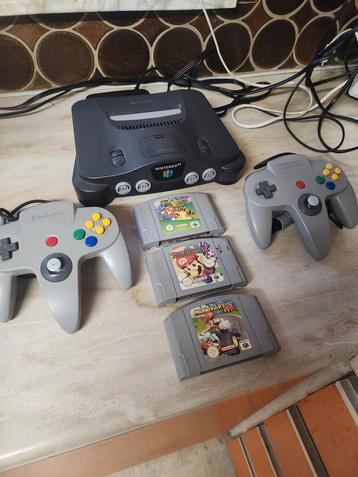 Nintendo 64 met 2 originele controllers en 3 games  beschikbaar voor biedingen