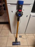 Dyson v8 absolute+ 2 embouts et brosse motorisé, Ophalen of Verzenden, Zo goed als nieuw, Reservoir, Stofzuiger