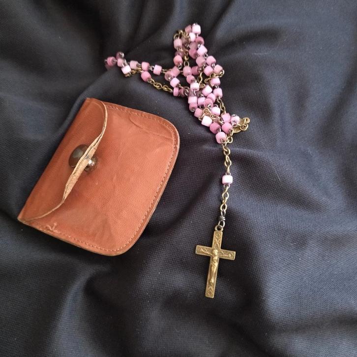 Oude rozenkrans, Handtassen en Accessoires, Kettingen, Zo goed als nieuw, Met hanger, Ophalen of Verzenden