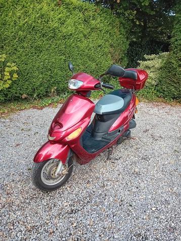 Scooter jinnnlunn b klasse 4t beschikbaar voor biedingen