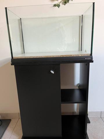 Cage en verre + meuble beschikbaar voor biedingen
