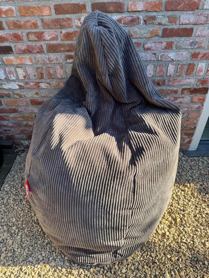 Nieuw - Comfortabele zitzak van Whoober in ribfluweel, Huis en Inrichting, Zitzakken, Nieuw, Zitzak, Overige kleuren, Ophalen