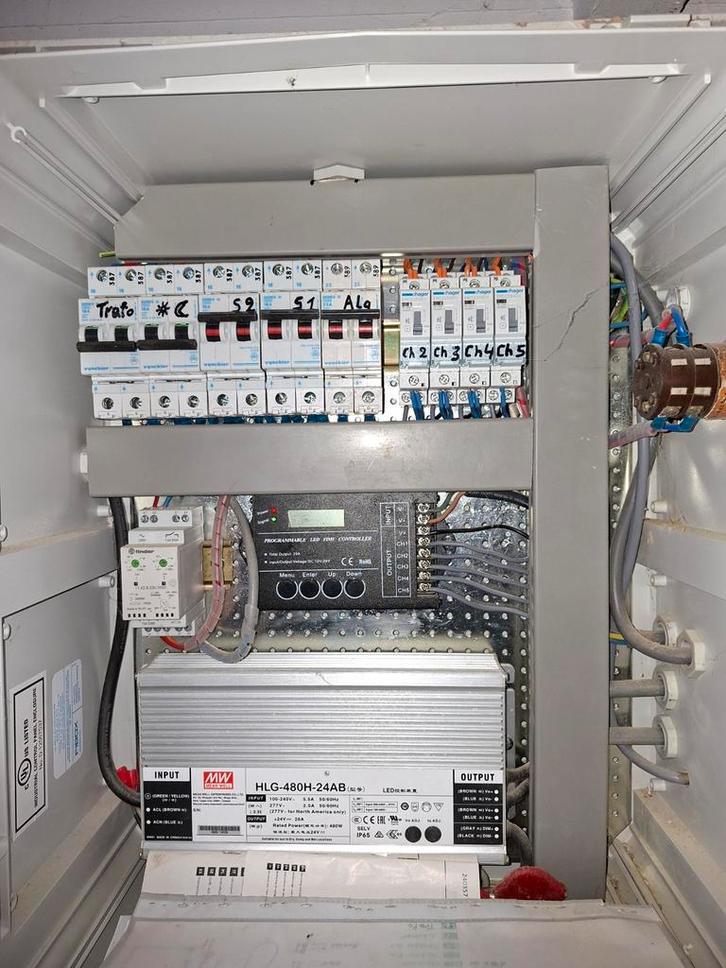 Kippenhok dag- nachtregeling, Dieren en Toebehoren, Pluimvee | Toebehoren, Gebruikt, Kippenhok of Kippenren, Ophalen