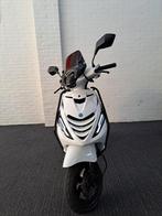 Piaggio Zip 4T Scooter Glans Wit ALPHA LED (B-KLASSE), Enlèvement ou Envoi, Comme neuf, Piaggio Zip