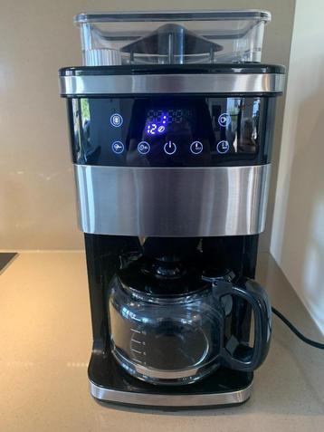 Koffiezetapparaat met bonenmaler beschikbaar voor biedingen