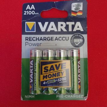 Lot de 4 piles rechargeables 2100mAh VARTA- neuf et emballé, Enlèvement, Neuf, Rechargeable