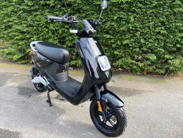 LVNENG LX 04*2022*4.000 km elektrische scooter