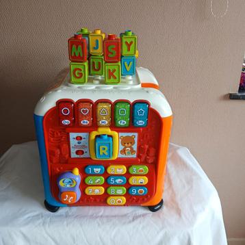 V-tech Maxi Cube multi-activités beschikbaar voor biedingen