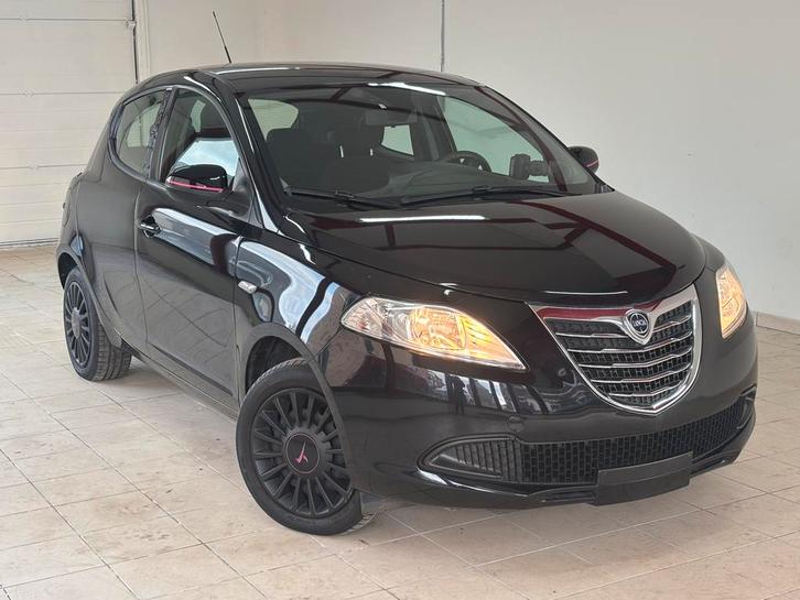 Lancia Ypsilon 1.2i euro 5 *37141km* garantie 12 mois!!, Autos, Lancia, Particulier, Ypsilon, ABS, Airbags, Air conditionné, Bluetooth
